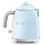 Smeg KLF05PBEU mini waterkoker jaren 50 model