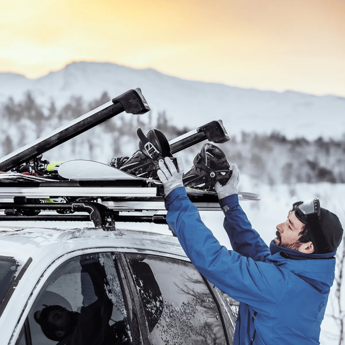 Thule SnowPack Extender skidrager en snowboarddrager zwart